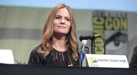 Jennifer Jason Leigh