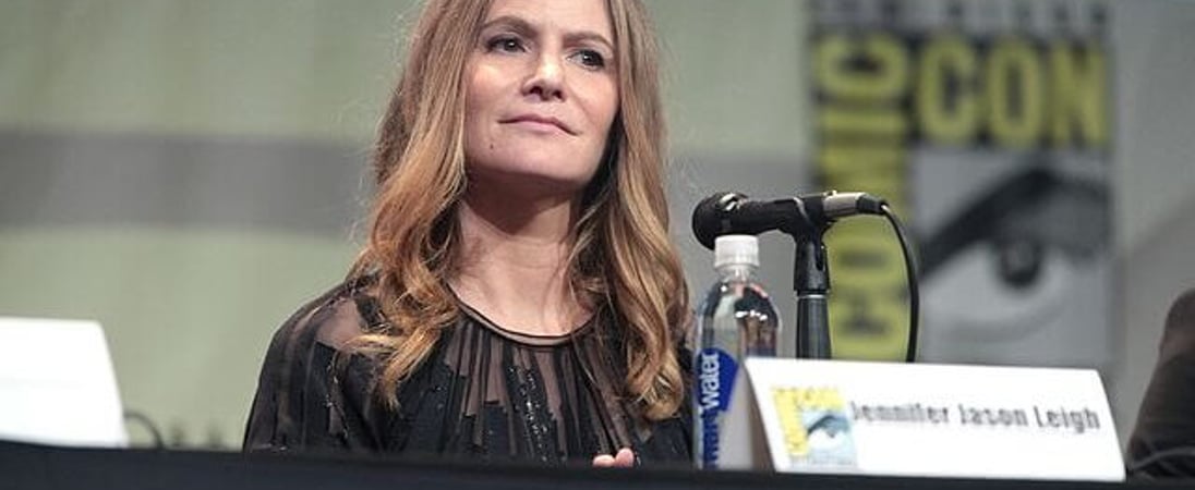 Jennifer Jason Leigh