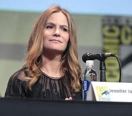 Jennifer Jason Leigh