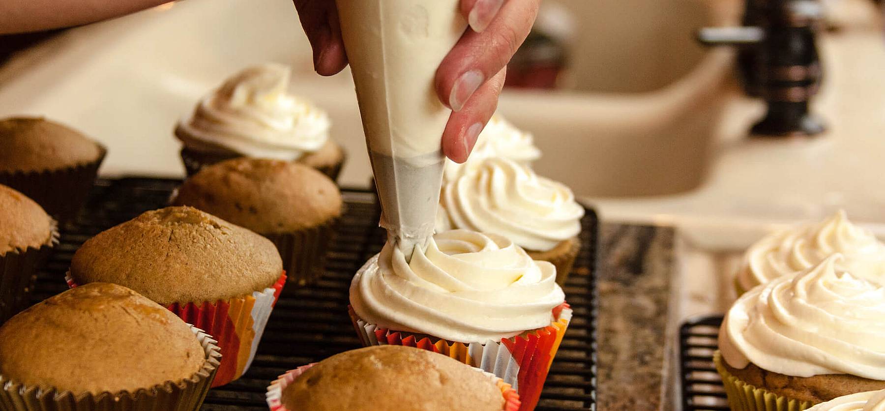 National Cake Decorating Day (October 10th) Days Of The Year